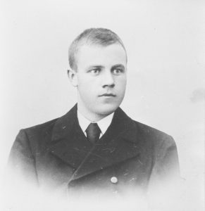 Anton Berglund, uppvuxen på gården i Lund, ca 1904 vid tiden för sitt giftermål med Hulda Lindgren.